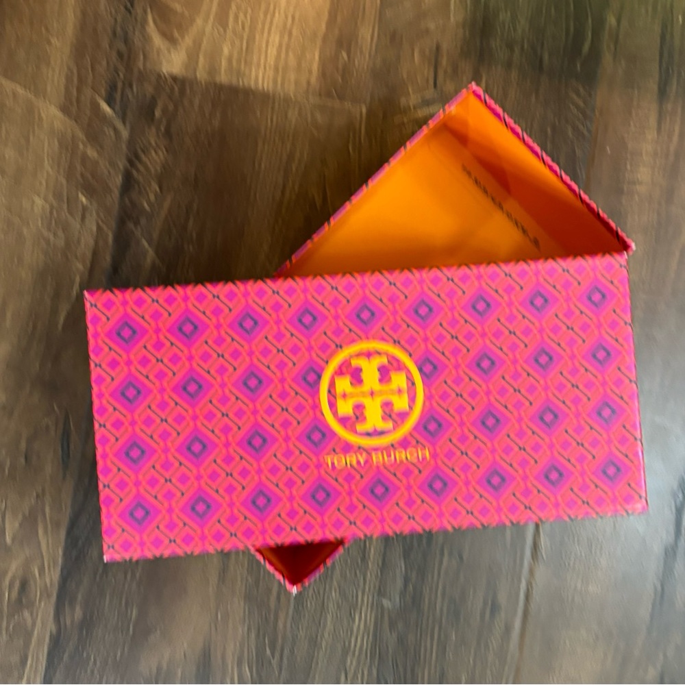 Tory Burch shoes box